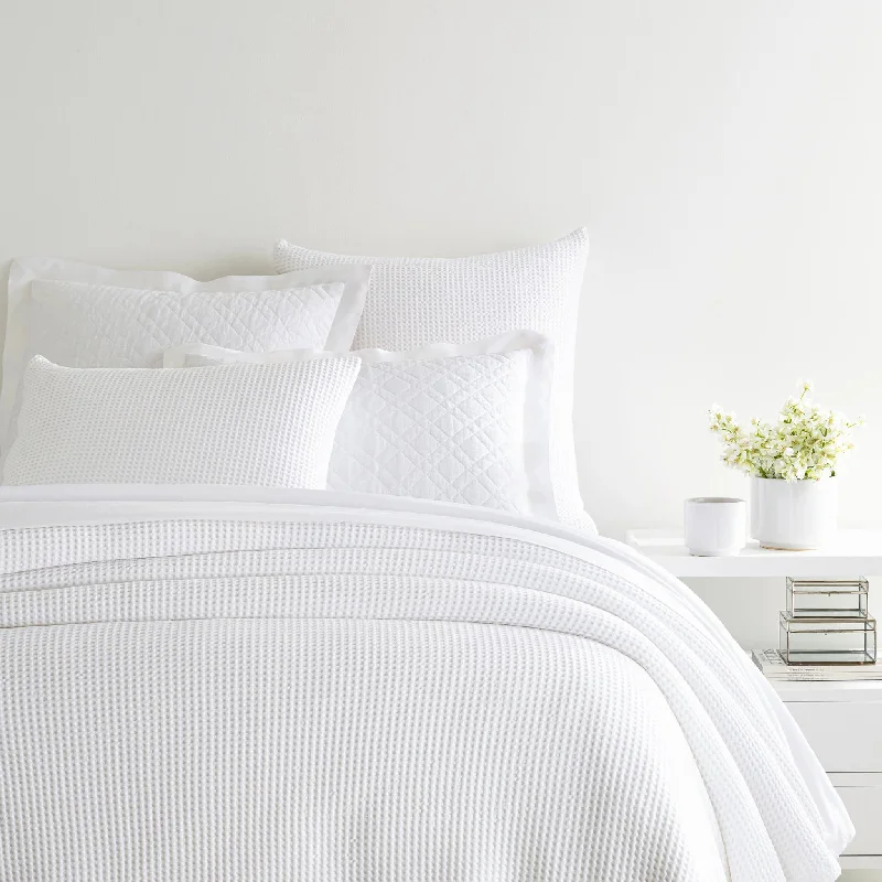 Bubble White Matelasse Coverlet