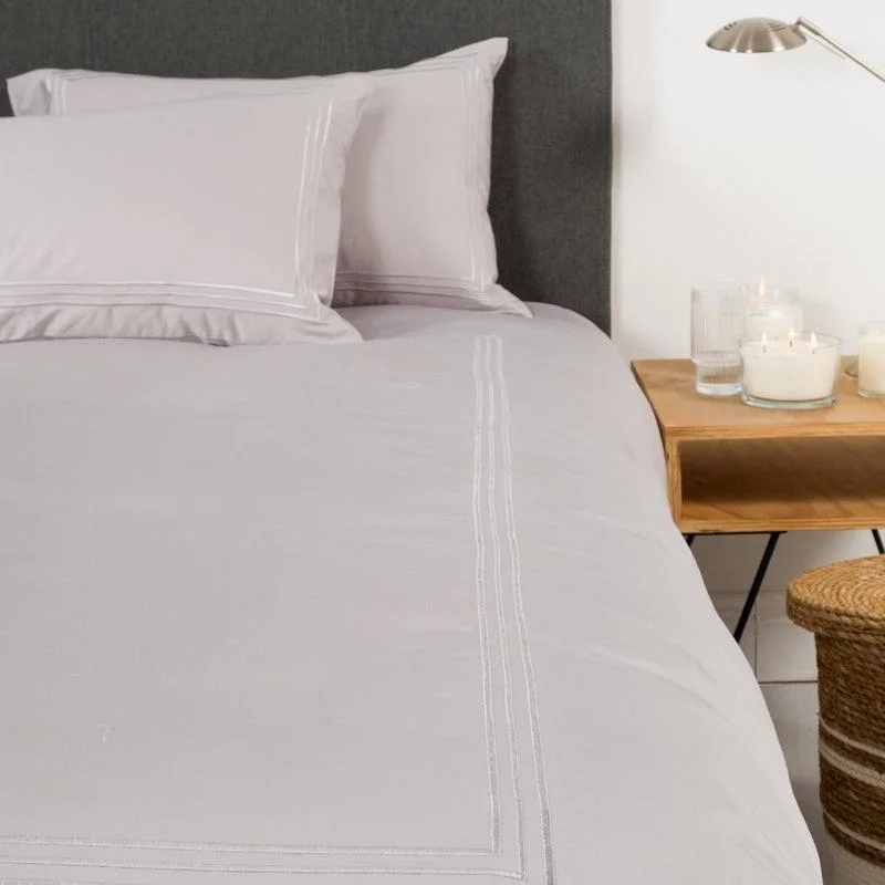 Whisper Soft 700 Thread Count Egyptian Cotton Heritage Collection Satin Stitch Duvet Cover Set - Light Grey